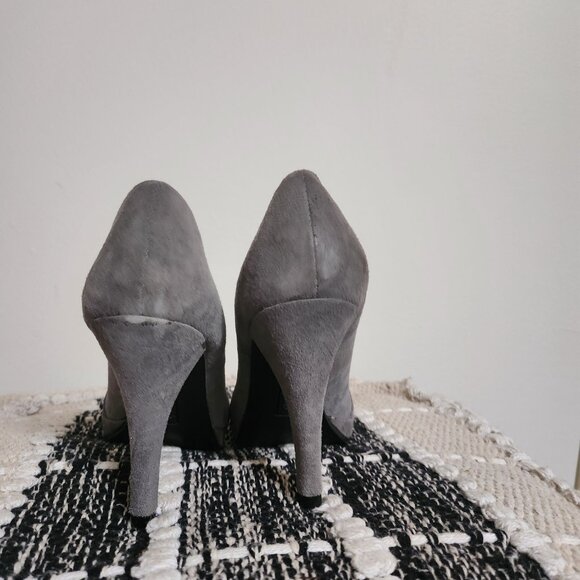 Grey Pumps with Studded Embellishments - Picture 4 of 5